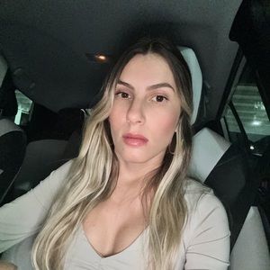 Meet your Posher, Isabelle